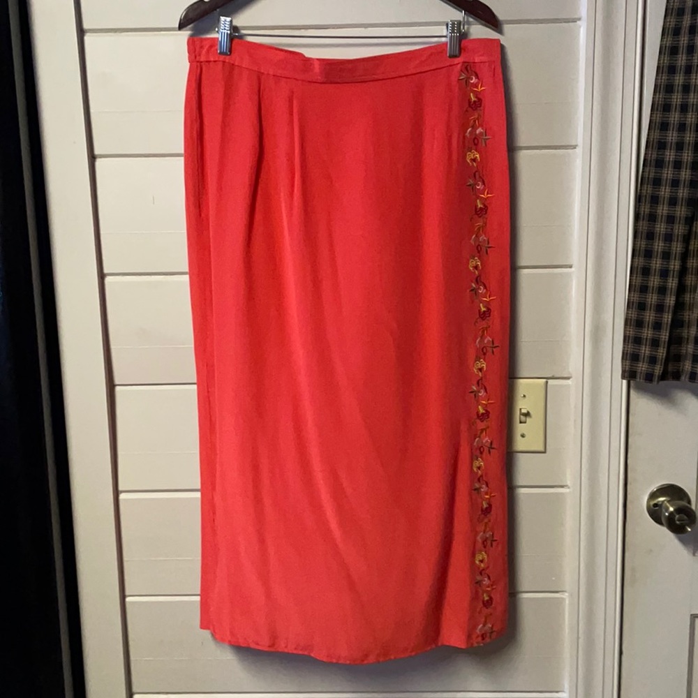 NWT Diane Von Furstenberg Silk Assets MIDI Silk Skirt with Embroidery Size 1X.